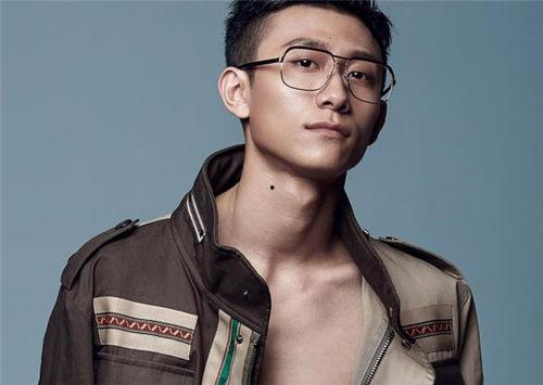 张一山娱乐吃瓜